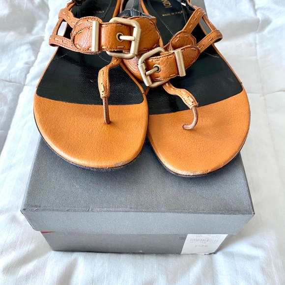Fendi sandals. Worn 3 times. - Picture 8 of 9